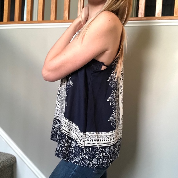 Honey Belle Flowy Floral Tank Top - Picture 2 of 5